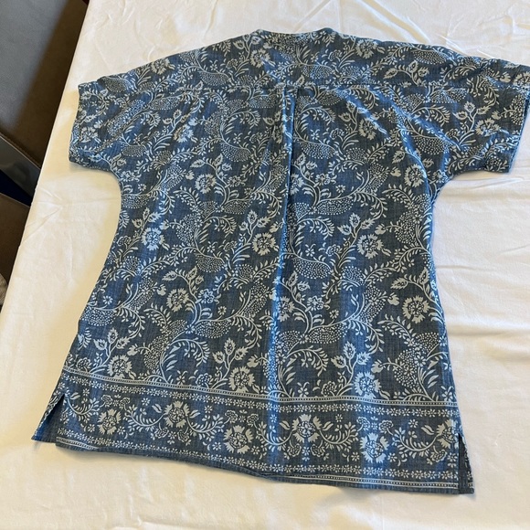 Lands End Ladies Chambray Top - Picture 5 of 8